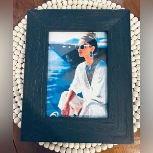 Preowned Shabby Chic Navy Wooden Photo Frame 8x10 - Holds Photo size 5x7